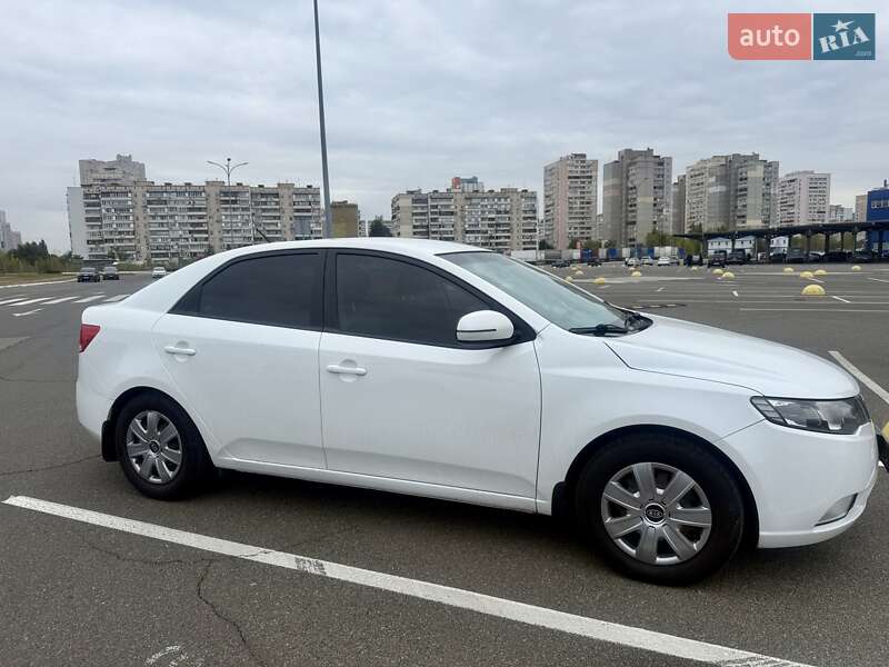 Седан Kia Cerato 2011 в Киеве фото 12 Седан Kia Cerato 2011 в Киеве