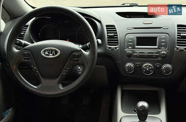 Седан Kia Cerato 2015 в  фото 10 Седан Kia Cerato 2015 в