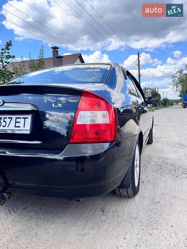 Седан Kia Cerato 2005 в Новой Водолаге