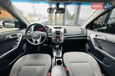 Седан Kia Cerato 2011 в 