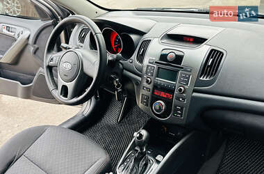Седан Kia Cerato 2011 в 