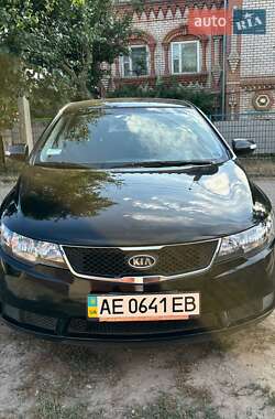 Седан Kia Cerato 2010 в Кривом Роге