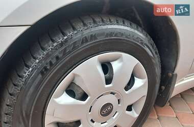 Хэтчбек Kia Cerato 2006 в  фото 20 Хэтчбек Kia Cerato 2006 в