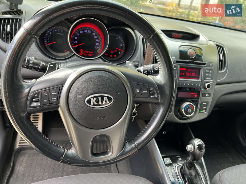 Седан Kia Cerato 2012 в Каменском