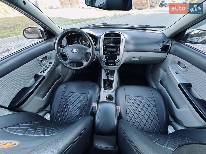 Седан Kia Cerato 2007 в Чернівцях