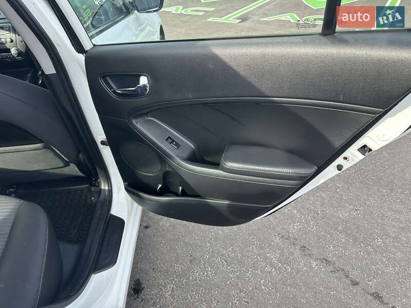 Седан Kia Cerato 2012 в Чернигове фото 34 Седан Kia Cerato 2012 в Чернигове