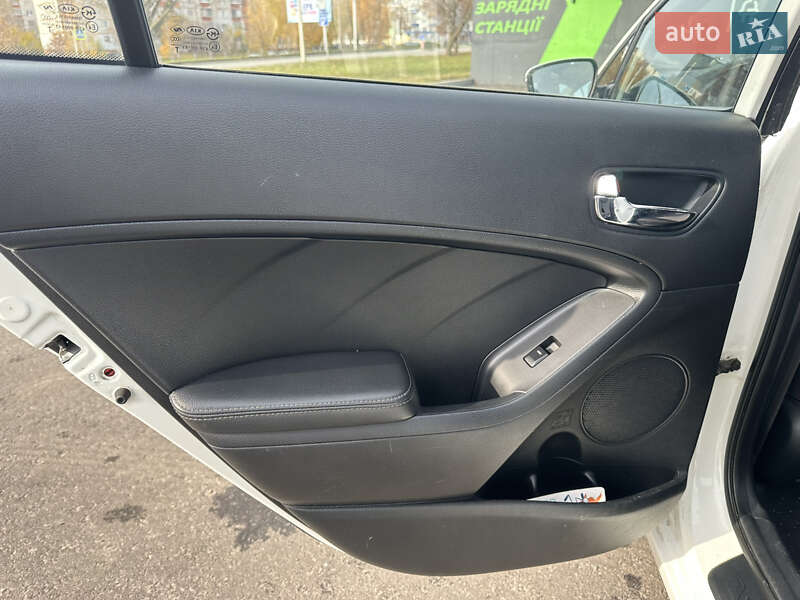 Седан Kia Cerato 2012 в Чернигове фото 42 Седан Kia Cerato 2012 в Чернигове