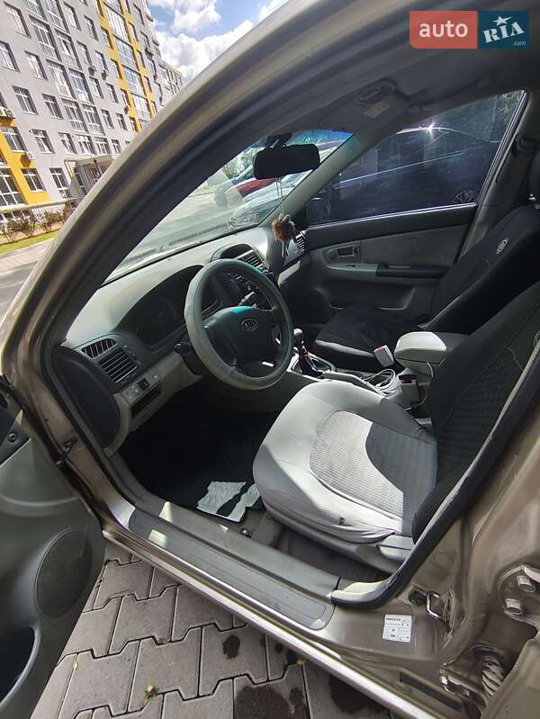 Седан Kia Cerato 2006 в Обухове