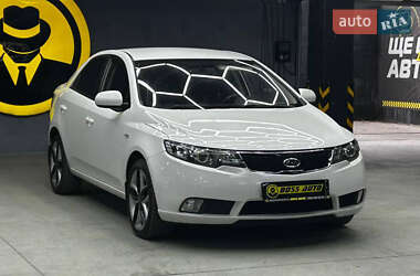 Седан Kia Cerato 2011 в Черновцах