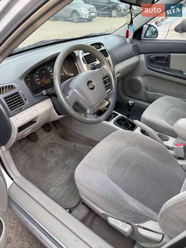 Седан Kia Cerato 2005 в Киеве