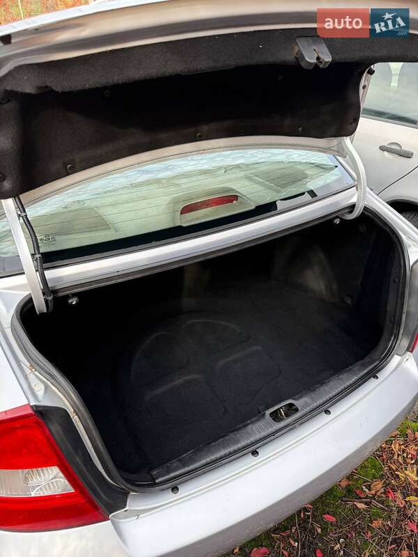 Седан Kia Cerato 2005 в Киеве