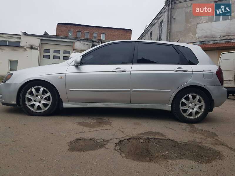 Хэтчбек Kia Cerato 2005 в Днепре фото 2 Хэтчбек Kia Cerato 2005 в Днепре