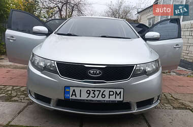 Седан Kia Cerato 2009 в Киеве