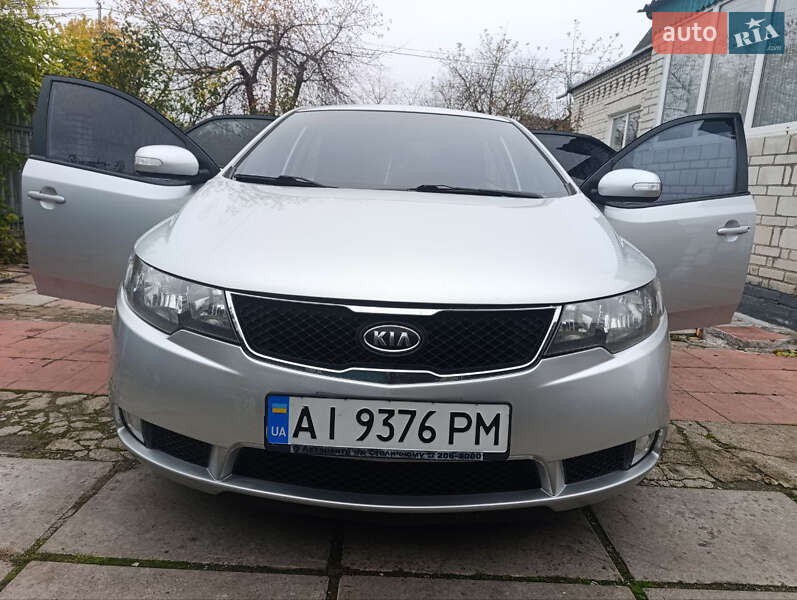 Седан Kia Cerato 2009 в Киеве