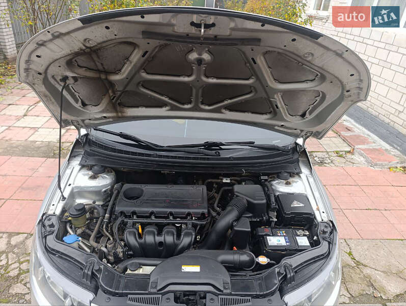 Седан Kia Cerato 2009 в Киеве