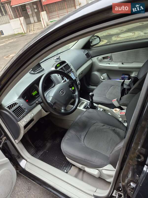 Седан Kia Cerato 2007 в Днепре