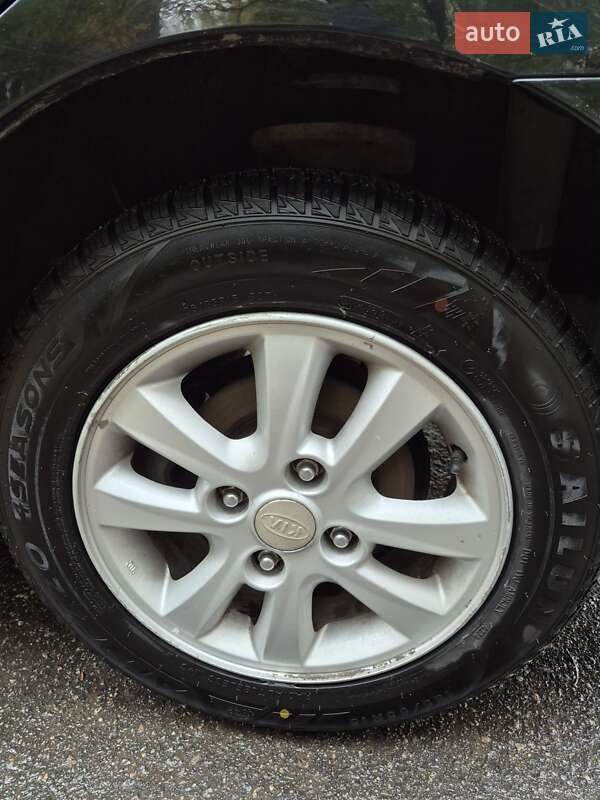 Седан Kia Cerato 2007 в Днепре