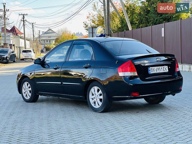 Седан Kia Cerato 2007 в Черновцах
