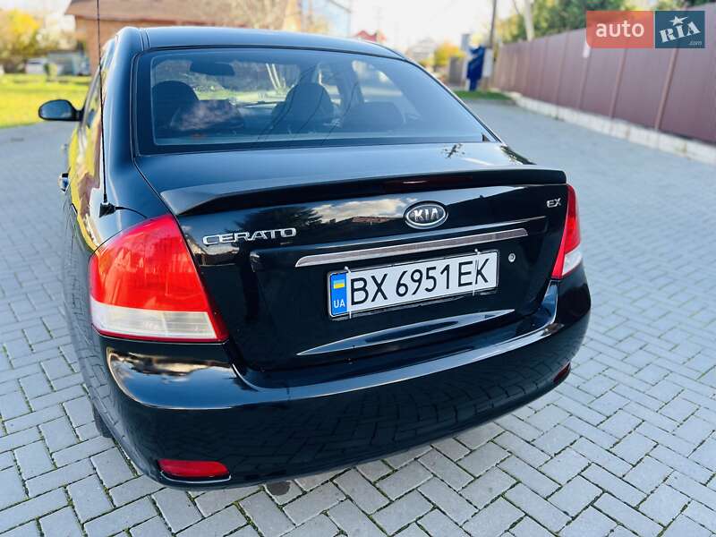 Седан Kia Cerato 2007 в Черновцах