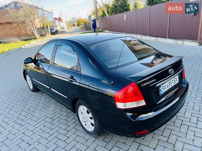 Седан Kia Cerato 2007 в Черновцах