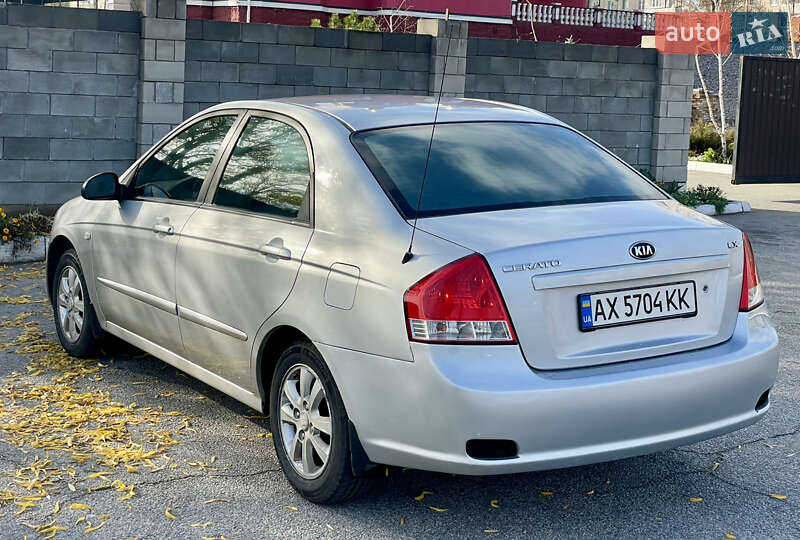 Седан Kia Cerato 2008 в Каменском