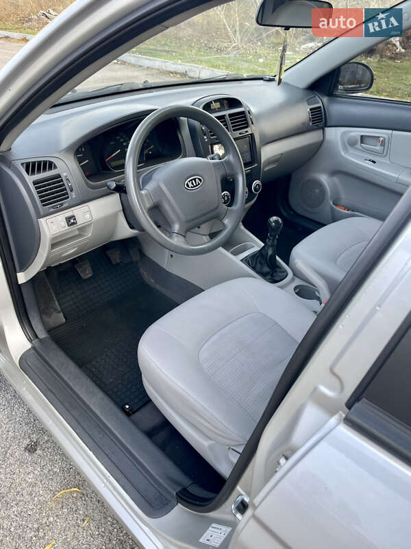 Седан Kia Cerato 2008 в Каменском