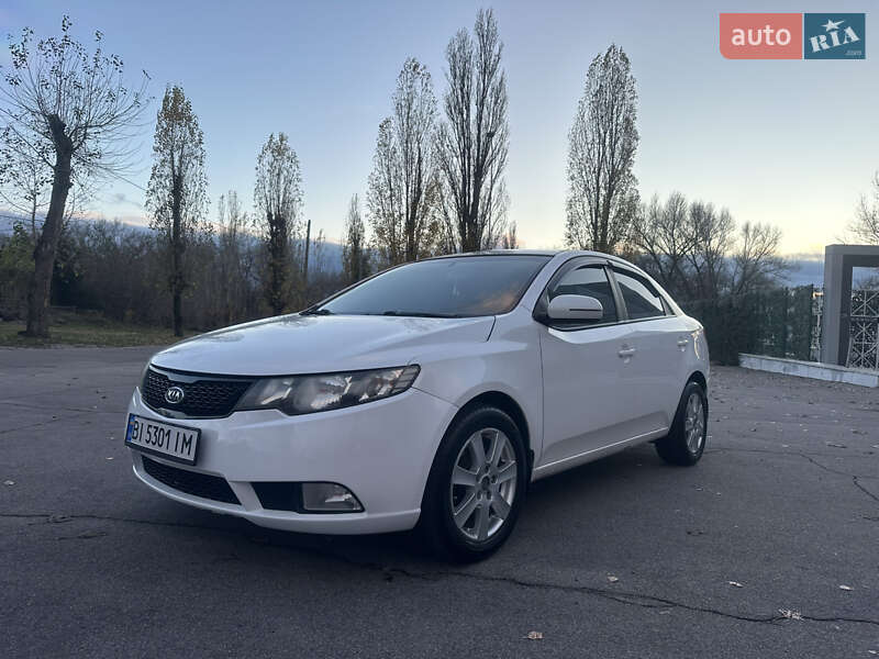 Седан Kia Cerato 2011 в Горишних Плавнях