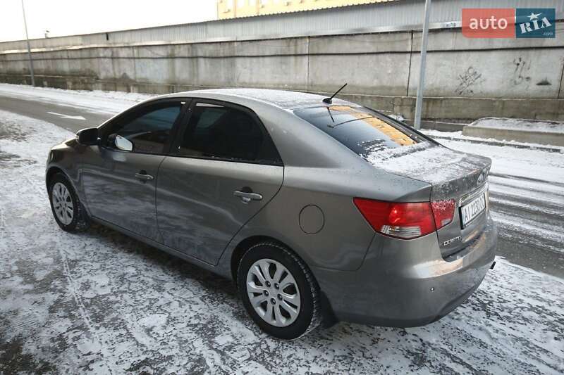 Седан Kia Cerato 2009 в Барышевке