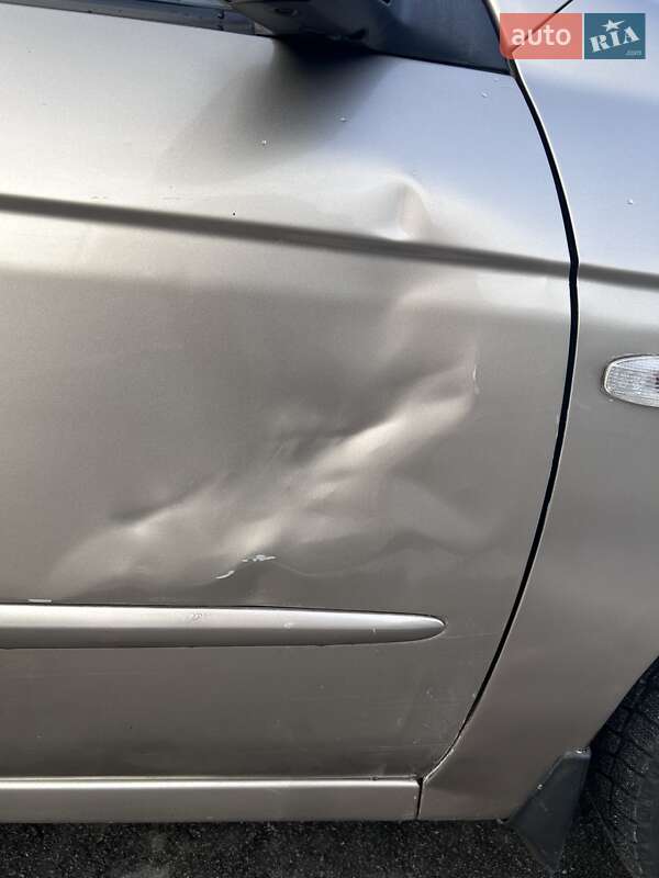 Хэтчбек Kia Cerato 2006 в Киеве