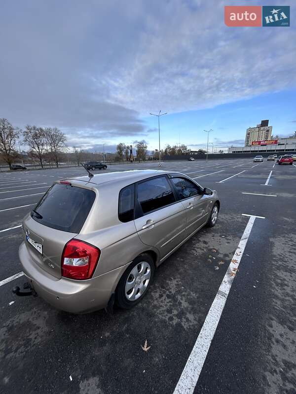 Хэтчбек Kia Cerato 2006 в Киеве