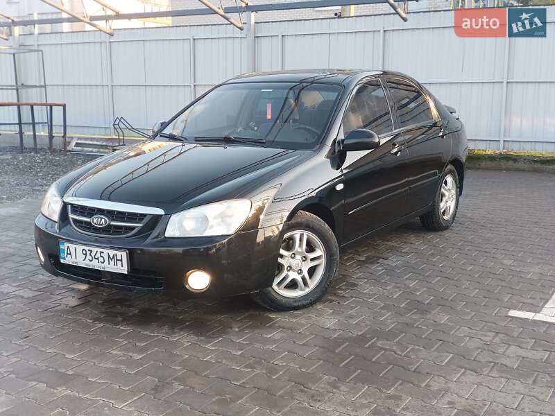 Седан Kia Cerato 2006 в Новом Буге