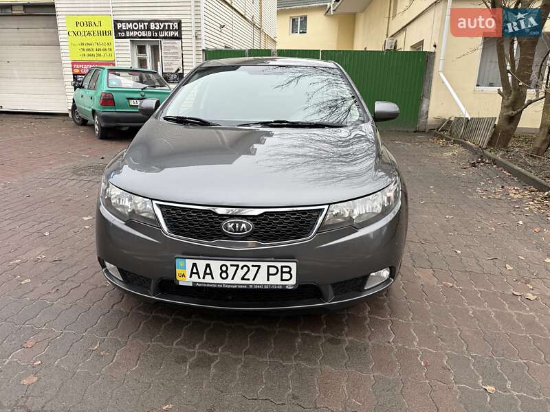 Седан Kia Cerato 2012 в Киеве