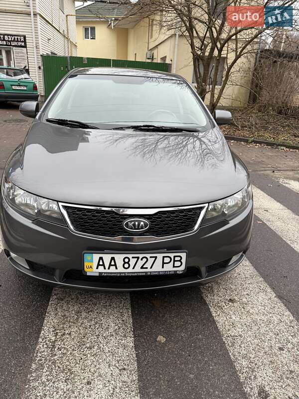 Седан Kia Cerato 2012 в Киеве