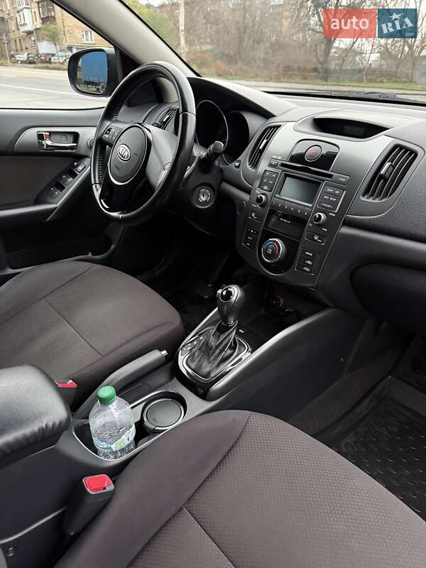 Седан Kia Cerato 2012 в Киеве