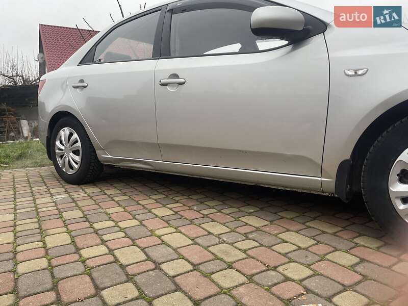 Седан Kia Cerato 2009 в Львове