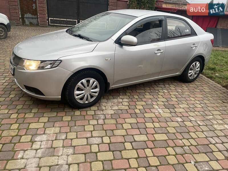 Седан Kia Cerato 2009 в Львове