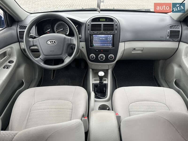 Седан Kia Cerato 2006 в Первомайске