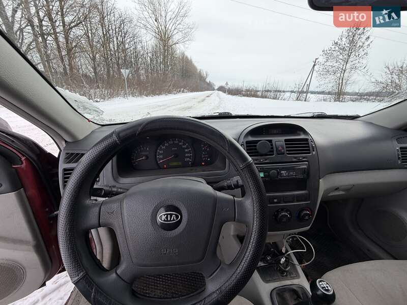 Седан Kia Cerato 2006 в Прилуках