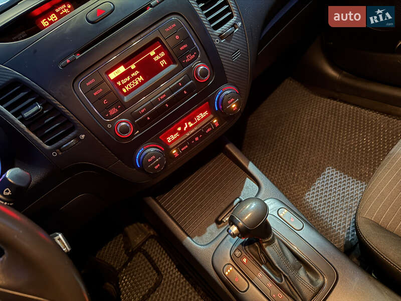 Седан Kia Cerato 2014 в Києві