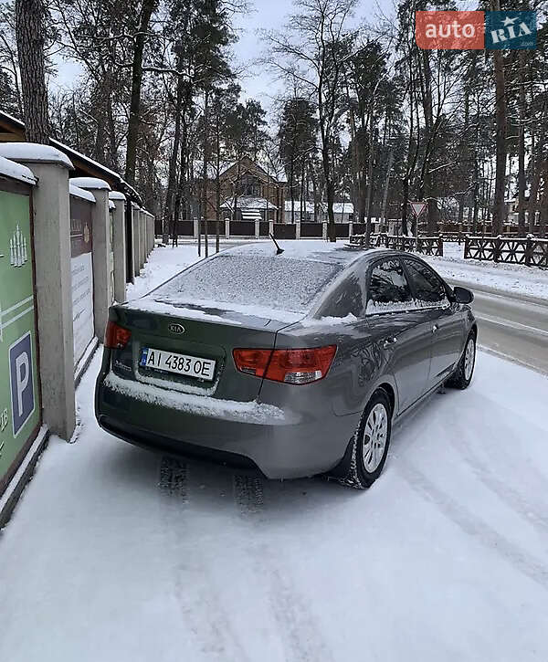 Седан Kia Cerato 2010 в Киеве