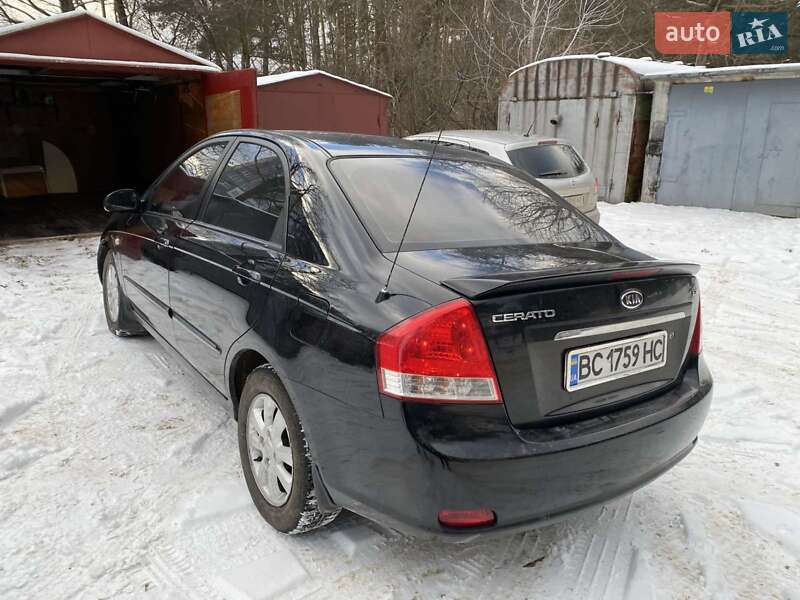 Седан Kia Cerato 2007 в Новояворовске