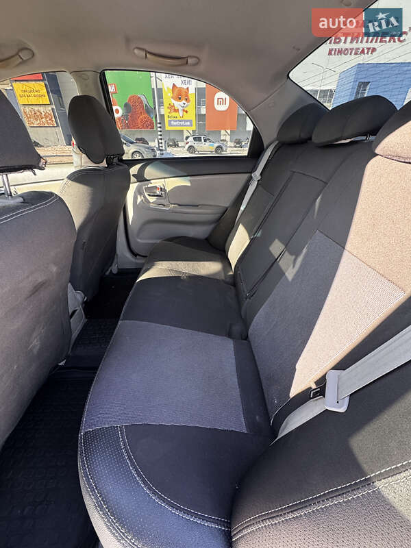 Седан Kia Cerato 2008 в Днепре