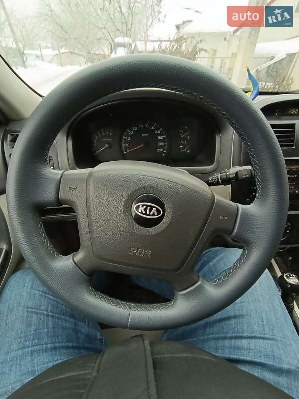 Хэтчбек Kia Cerato 2006 в Ровно фото 35 Хэтчбек Kia Cerato 2006 в Ровно