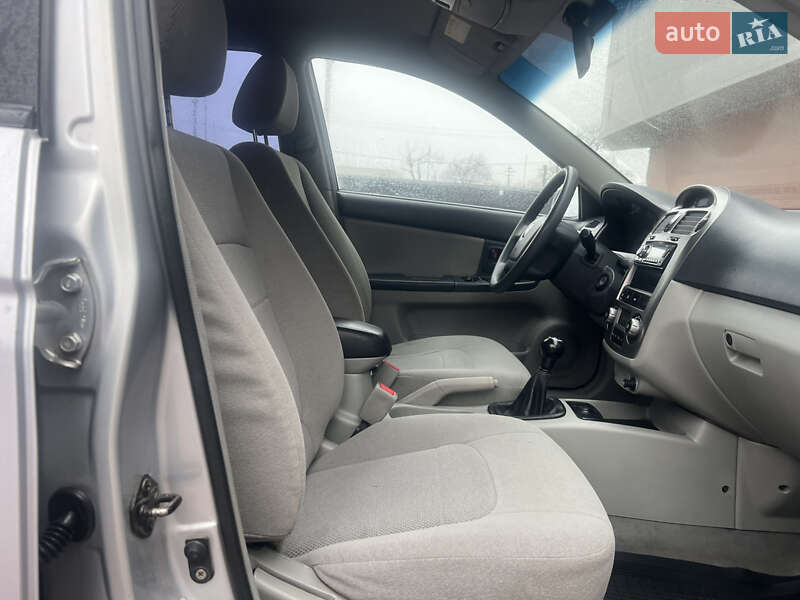 Седан Kia Cerato 2006 в Одессе фото 41 Седан Kia Cerato 2006 в Одессе