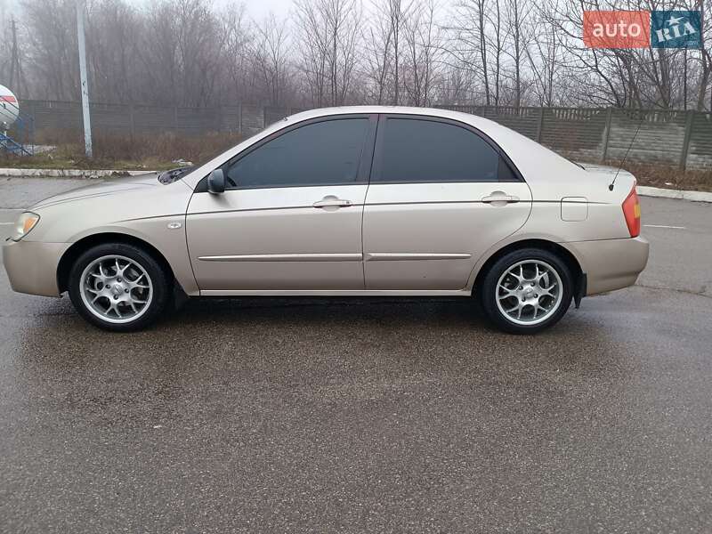 Седан Kia Cerato 2006 в Запорожье