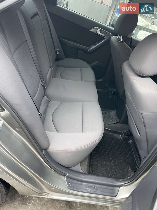 Седан Kia Cerato 2011 в Киеве фото 23 Седан Kia Cerato 2011 в Киеве