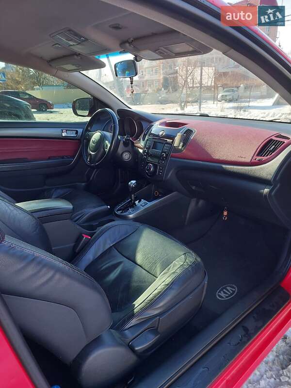 Купе Kia Cerato 2010 в Києві фото 12 Купе Kia Cerato 2010 в Києві