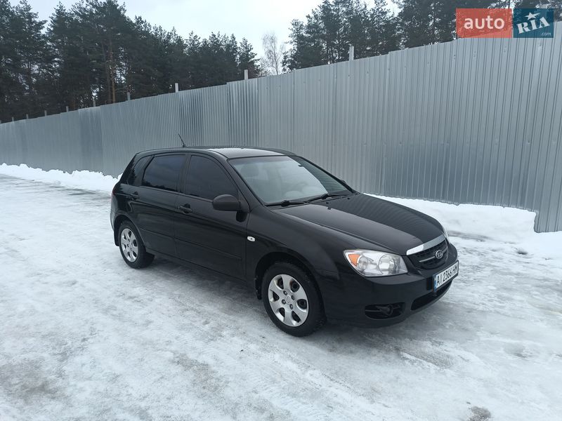 Хэтчбек Kia Cerato 2006 в Обухове