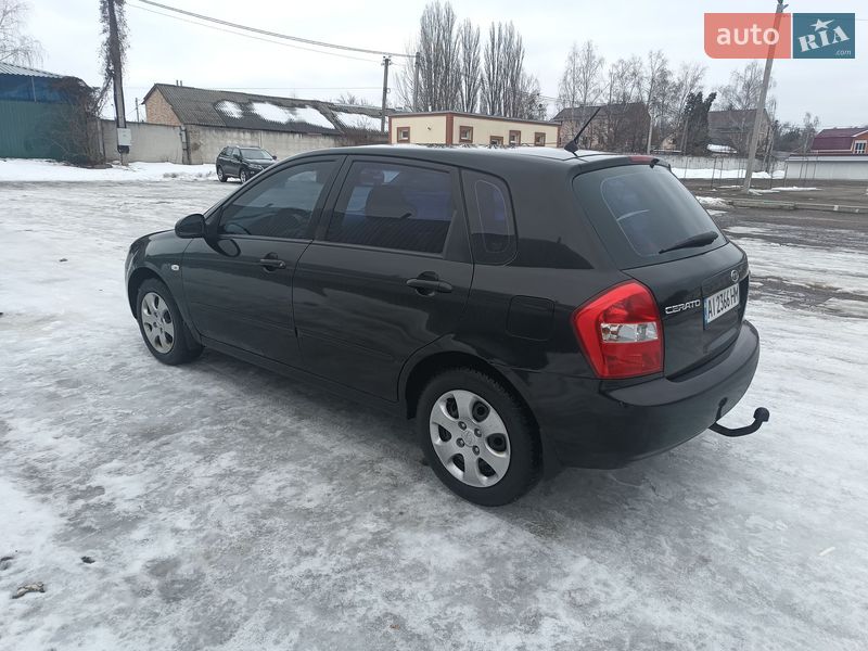 Хэтчбек Kia Cerato 2006 в Обухове