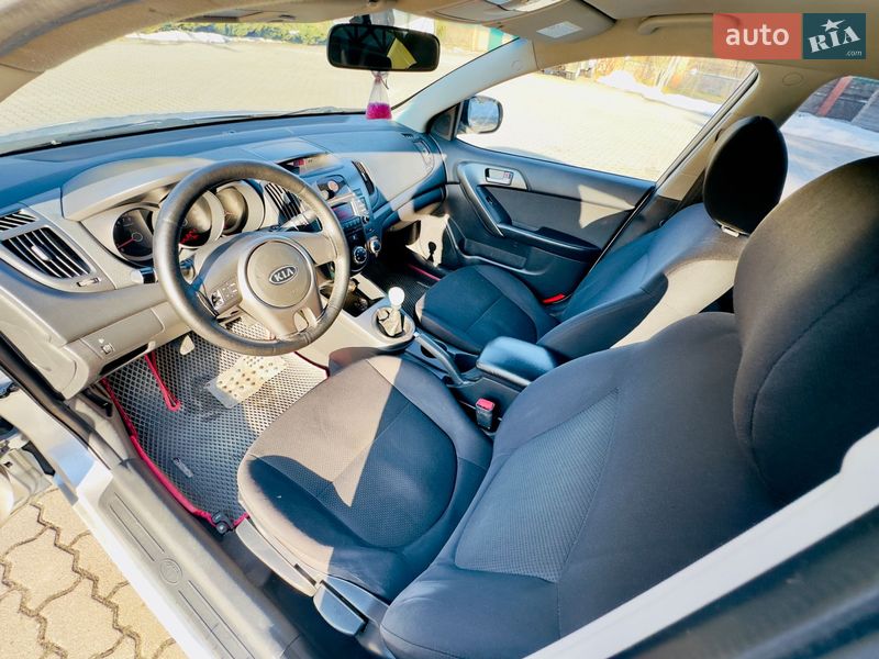 Седан Kia Cerato 2009 в Львове фото 10 Седан Kia Cerato 2009 в Львове